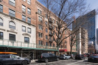 345 E 68th St in New York, NY - Building Photo - Building Photo