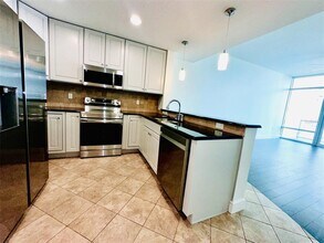 101 S Eola Dr in Orlando, FL - Building Photo - Building Photo