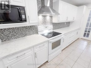 299 Mill Rd in Toronto, ON - Building Photo - Building Photo