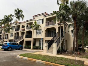 5800 W Sample Rd in Coral Springs, FL - Foto de edificio - Building Photo