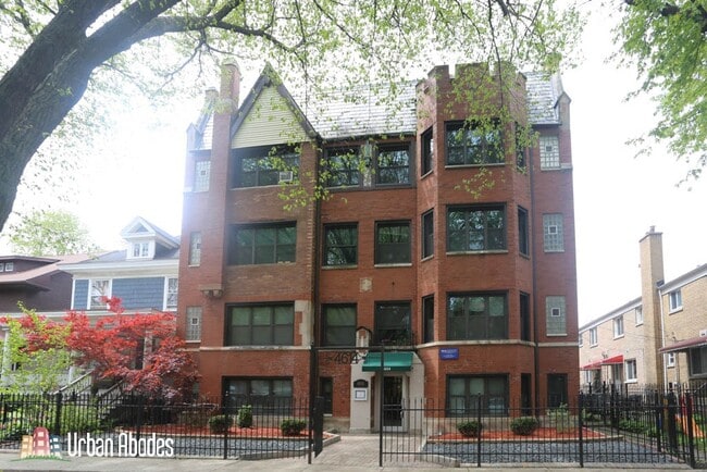 4614 N Paulina St, Unit A09C