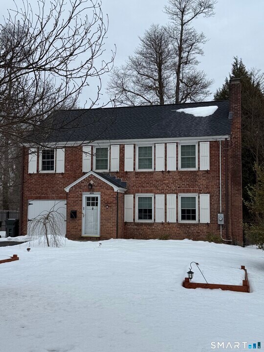 336 Ridgewood Rd in West Hartford, CT - Building Photo