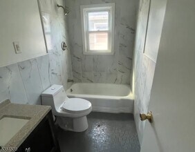 1027 Nora Dr in Linden, NJ - Building Photo - Building Photo
