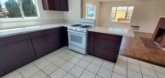 675 D St in Chula Vista, CA - Building Photo