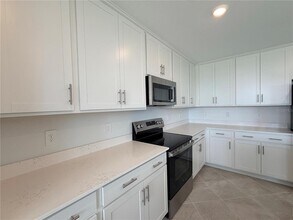 17560 Opal Sand Dr in Venice, FL - Building Photo - Building Photo