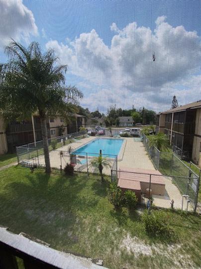 2330 Maple Ave in Ft. Myers, FL - Building Photo - Building Photo