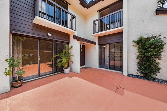 3199 Cocoplum Cir in Coconut Creek, FL - Building Photo - Building Photo