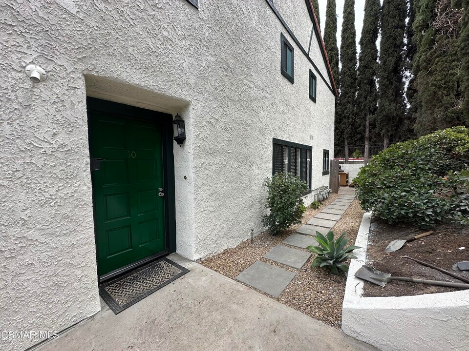 1831 Foursite Ln in Thousand Oaks, CA - Building Photo
