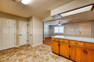 114 S Mitchell St in Conway, AR - Building Photo - Building Photo