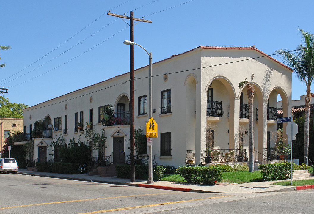 854 N Edinburgh Ave in Los Angeles, CA - Building Photo