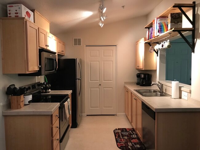 730 NW 185th Ave, Unit 303 in Beaverton, OR - Building Photo - Building Photo