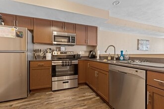 406 Amphitheater Dr in Rockford, IL - Building Photo - Building Photo