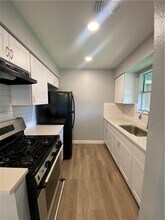 511 Central Ave in Elgin, TX - Building Photo - Building Photo