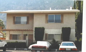 219-225 S Cahuilla Rd in Palm Springs, CA - Building Photo - Building Photo