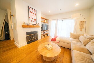 4527 Carpinteria Ave in Carpinteria, CA - Building Photo - Building Photo