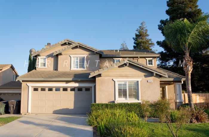 1224 Crossroads Dr in Tracy, CA - Building Photo