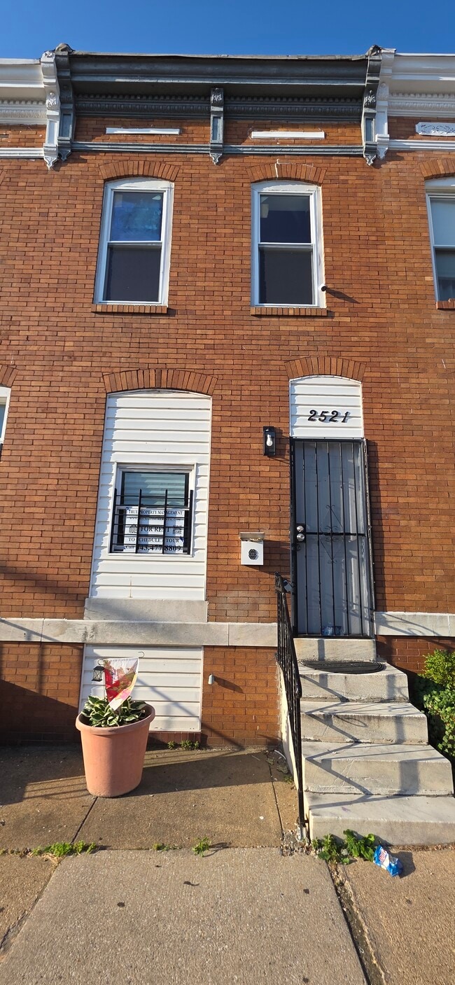 property at 2521 E Madison St