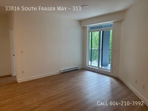 33816 South Fraser Way in Abbotsford, BC - Building Photo - Building Photo