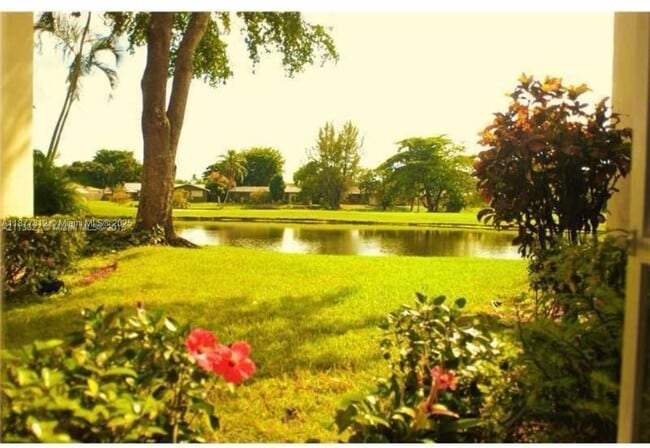 2451 SW 82nd Ave in Davie, FL - Building Photo - Building Photo