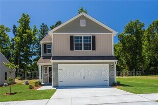 4007 Meredith Woods Ln in Winston-Salem, NC - Building Photo