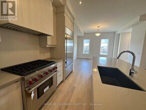 9420 Bayview Ave in Richmond Hill, ON - Building Photo - Building Photo