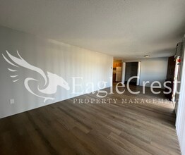 320NEC in College Place, WA - Foto de edificio - Building Photo