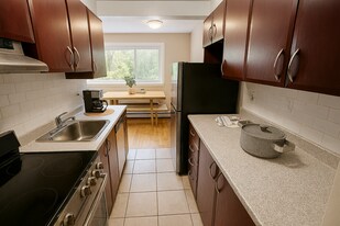 Arbor Village - 1196 Shillington in Ottawa, ON - Building Photo