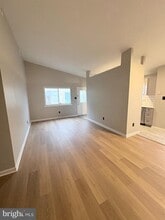 390 Aldeberan Dr in Washington Township, NJ - Building Photo - Building Photo