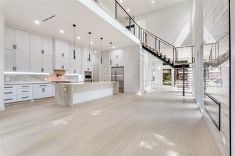 4218 Bonham St in Dallas, TX - Building Photo - Building Photo