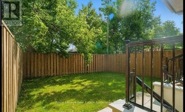 1039 Caven St in Mississauga, ON - Building Photo - Building Photo