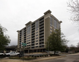 Riviera Condominiums in Little Rock, AR - Building Photo - Building Photo