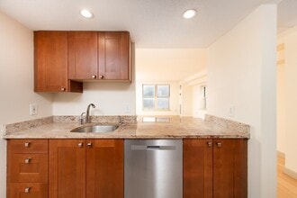 82 Peterborough St, Unit 4G in Boston, MA - Foto de edificio - Building Photo