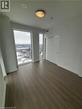 25 Wellington St S in Kitchener, ON - Building Photo - Building Photo