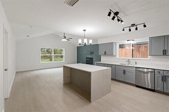 2024 Oakmeadow St in Bedford, TX - Building Photo - Building Photo