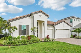 13621 Le Christine Dr, Unit 1227 in Palm Beach Gardens, FL - Building Photo - Building Photo