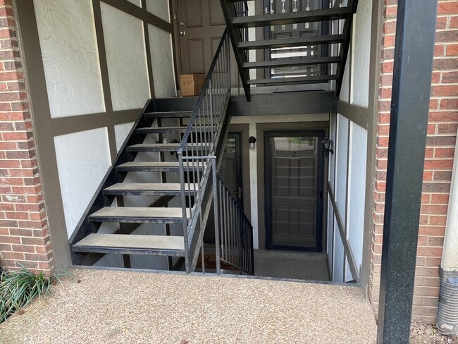 5324 Edmondson Pike in Nashville, TN - Building Photo - Building Photo