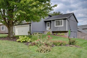 17904 Karen Cir in Omaha, NE - Building Photo - Building Photo