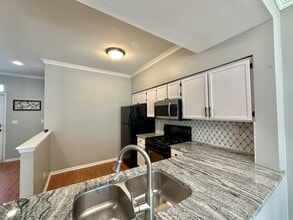 1441 Walnut Hill Ave in St. Charles, IL - Building Photo - Building Photo