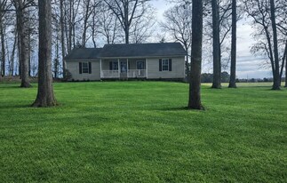 9421 Sawyer Rd in Rougemont, NC - Building Photo