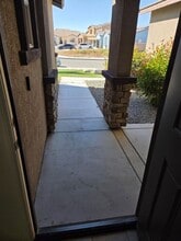 14245 Tierra Del Sur St in Adelanto, CA - Foto de edificio - Building Photo