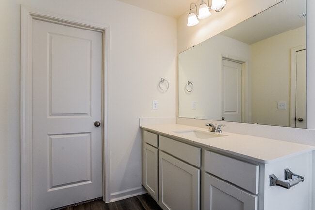 107 N Chubb Rdg in Clayton, NC - Foto de edificio - Building Photo