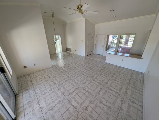 2504 Sunup Dr in Las Vegas, NV - Building Photo - Building Photo