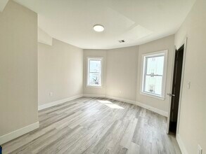10 Cawfield St in Boston, MA - Building Photo - Building Photo