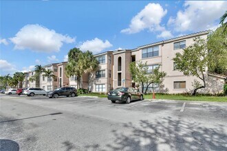 2866 S University Dr in Davie, FL - Building Photo - Building Photo
