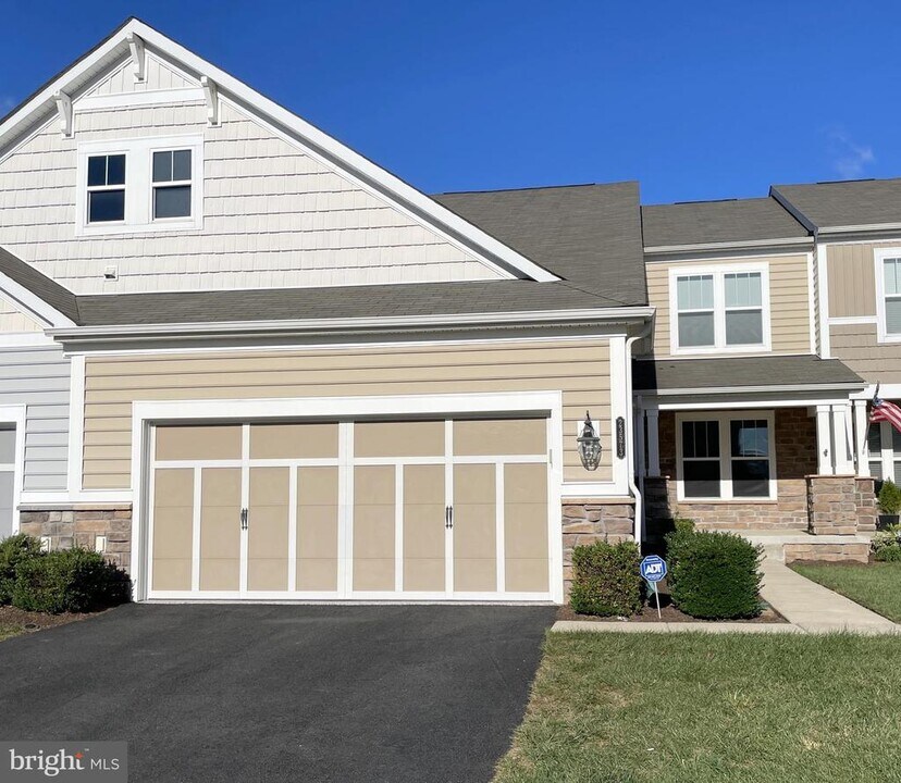 23573 Christina Ridge Square in Ashburn, VA - Building Photo