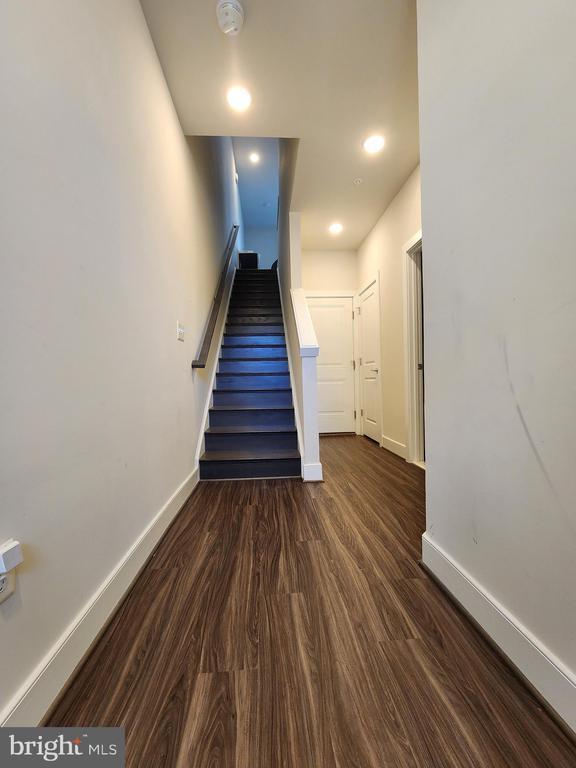 140 Stowe Dr in Gaithersburg, MD - Building Photo - Building Photo