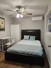 102 Honeysuckle Ln, Unit Central 2 bed -9 Min Medi in San Antonio, TX - Building Photo - Building Photo