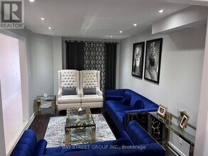 49 Stillwater Crescent in Brampton, ON - Building Photo - Building Photo