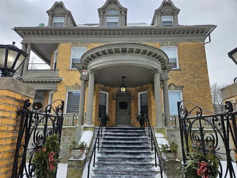 22 W 3rd St in Corning, NY - Building Photo