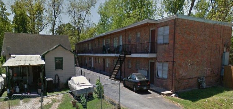 2110 Melbourne St in Houston, TX - Building Photo